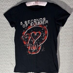 5 Seconds Of Summer Black Tee with Red Skull Design